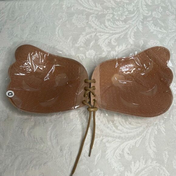 NEW Sticky Butterfly Bra with Center Tie Nude Color Size D - Picture 2 of 6